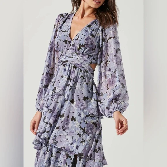 ASTR THE LABEL Anora Maxi Dress in Black & Purple Floral, size sm, 3 tiers - Picture 7 of 9